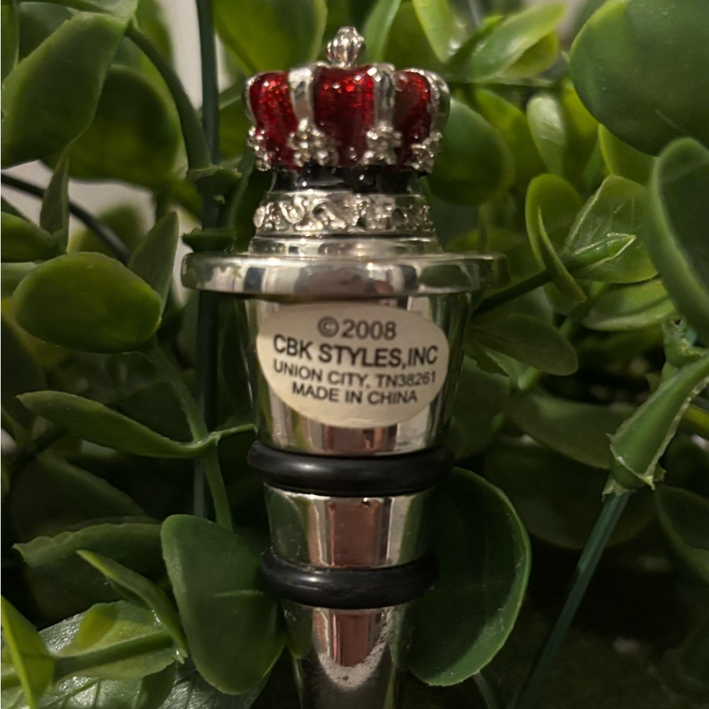 Red and Silver Crown Wine Bottle Stopper New